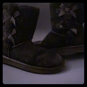 KOOLABURRA by UGG boots with bows